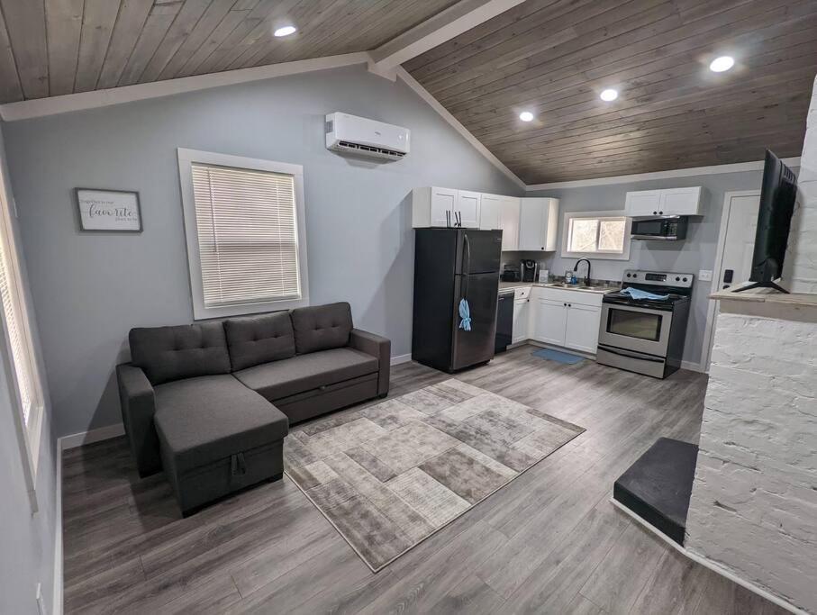 Summerlee Suite - Beautiful Remodeled Farmhouse Oak Hill Екстер'єр фото