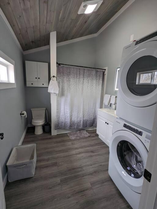 Summerlee Suite - Beautiful Remodeled Farmhouse Oak Hill Екстер'єр фото