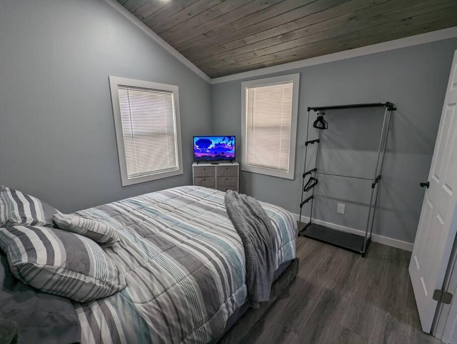 Summerlee Suite - Beautiful Remodeled Farmhouse Oak Hill Екстер'єр фото