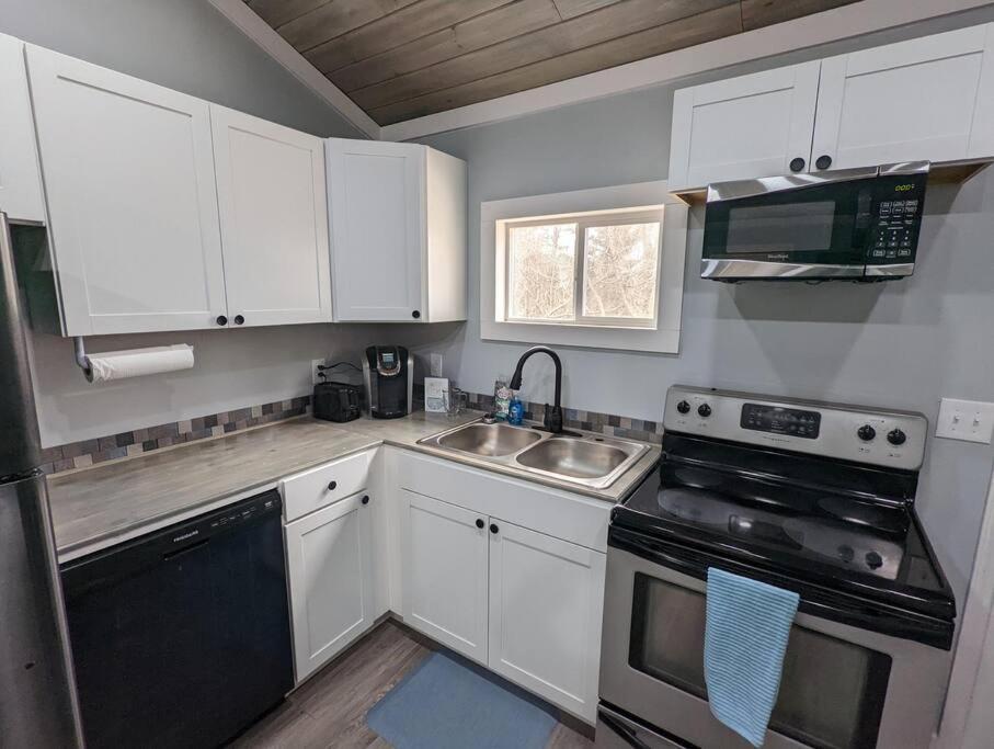Summerlee Suite - Beautiful Remodeled Farmhouse Oak Hill Екстер'єр фото