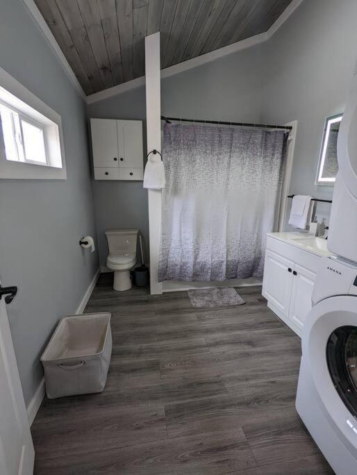 Summerlee Suite - Beautiful Remodeled Farmhouse Oak Hill Екстер'єр фото
