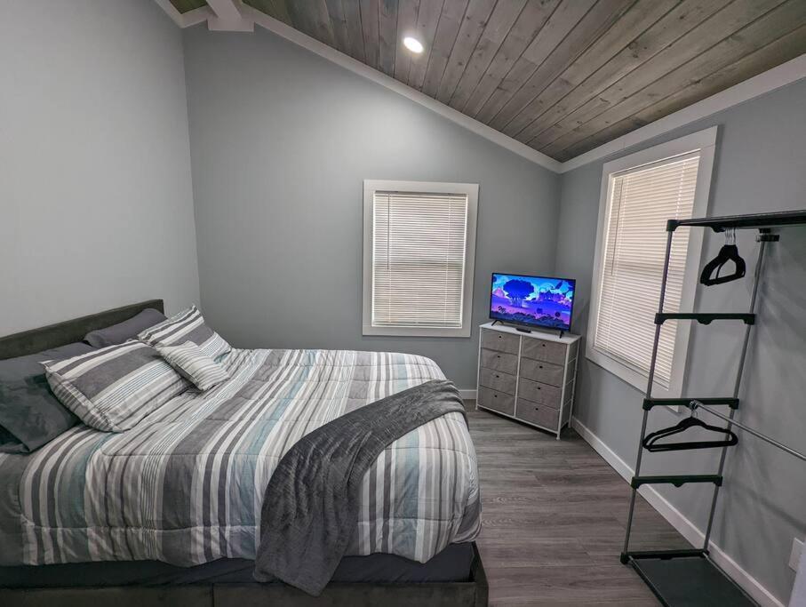 Summerlee Suite - Beautiful Remodeled Farmhouse Oak Hill Екстер'єр фото